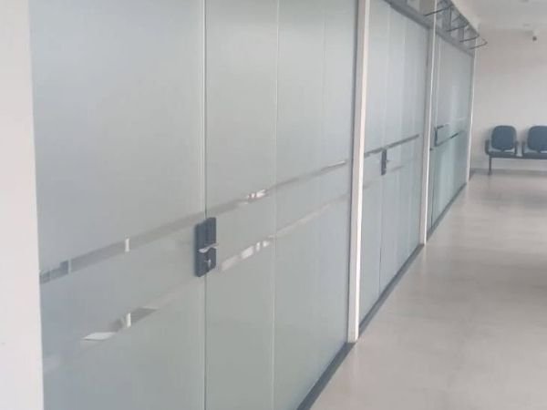Aplicação profissional de película de proteção solar